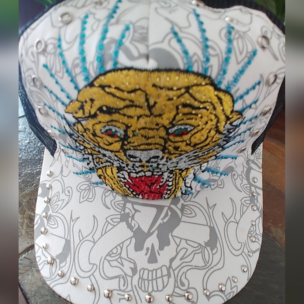 Embroidered Tiger Graphic Hat